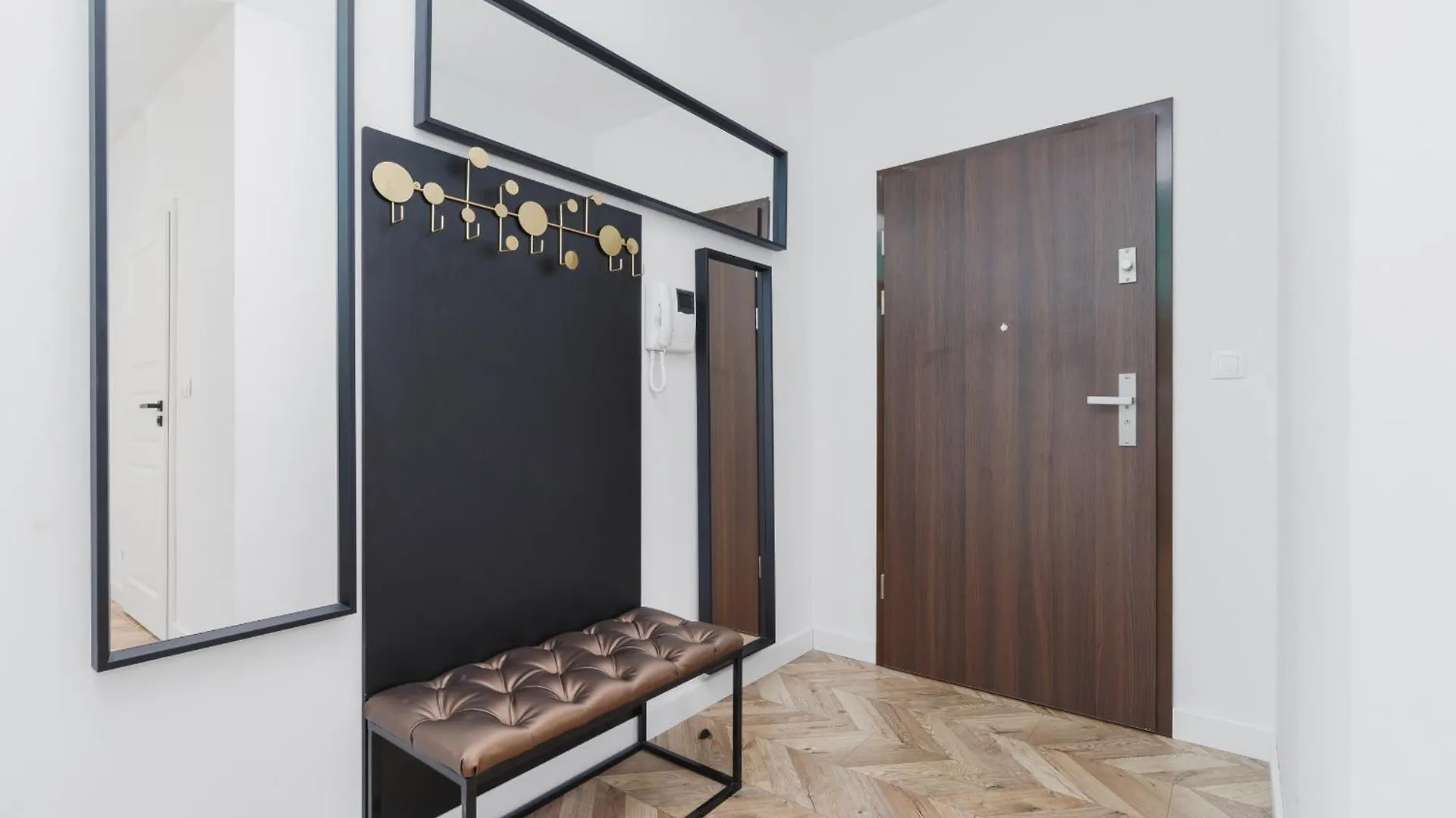 Podgorze Golden Oriole Apartment Cracow By Renters Prestige Krakow