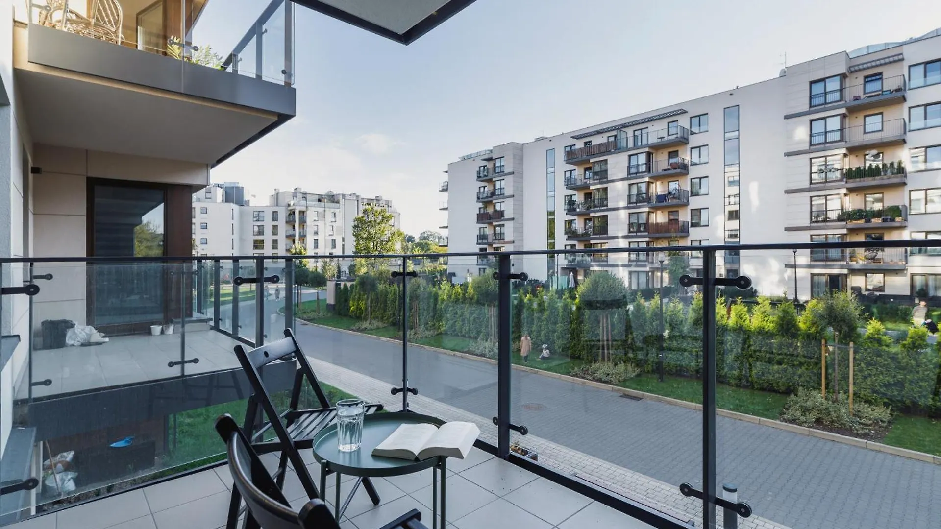 Podgorze Golden Oriole Apartment Cracow By Renters Prestige Krakow