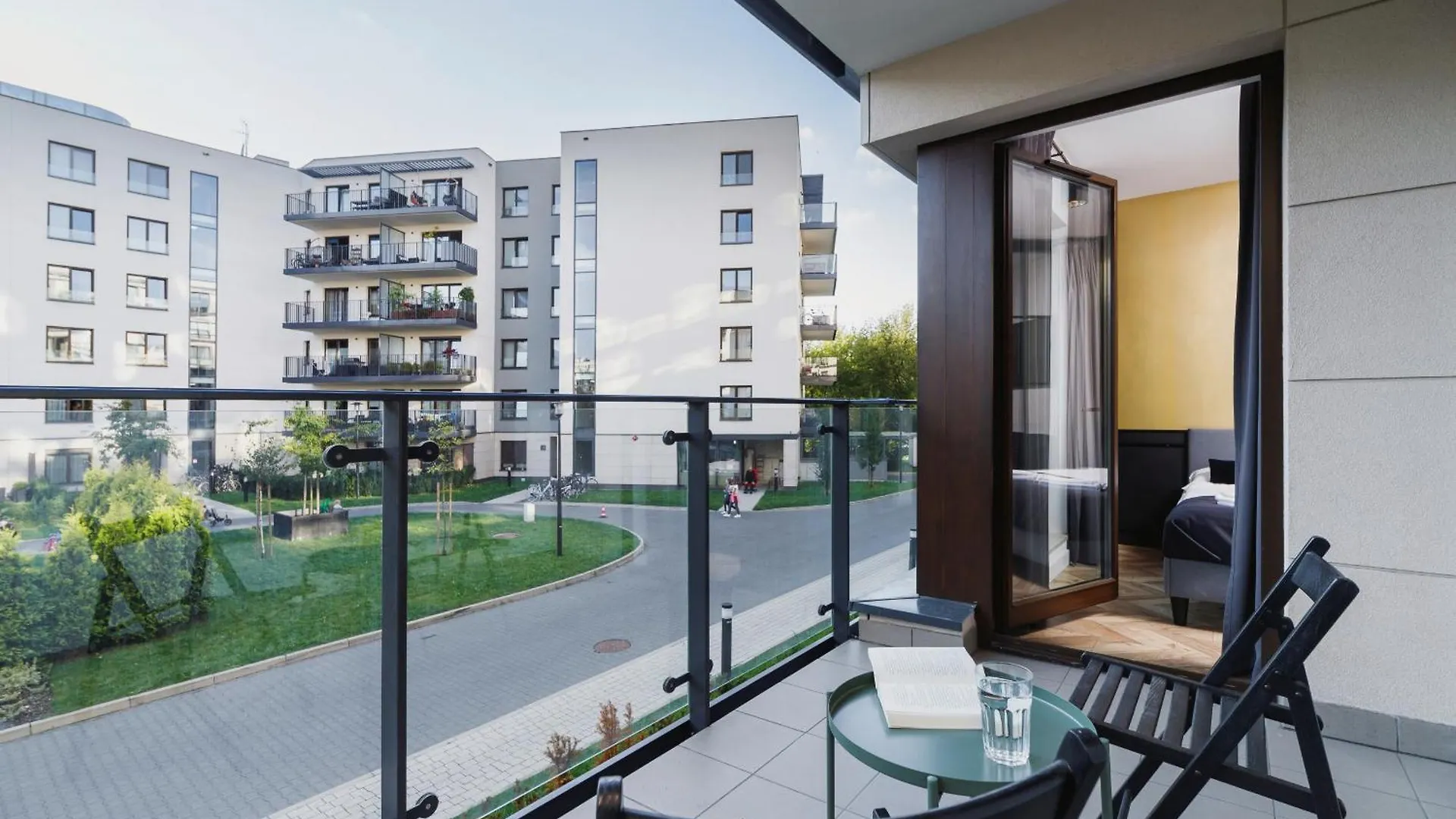 Podgorze Golden Oriole Apartment Cracow By Renters Prestige Krakow