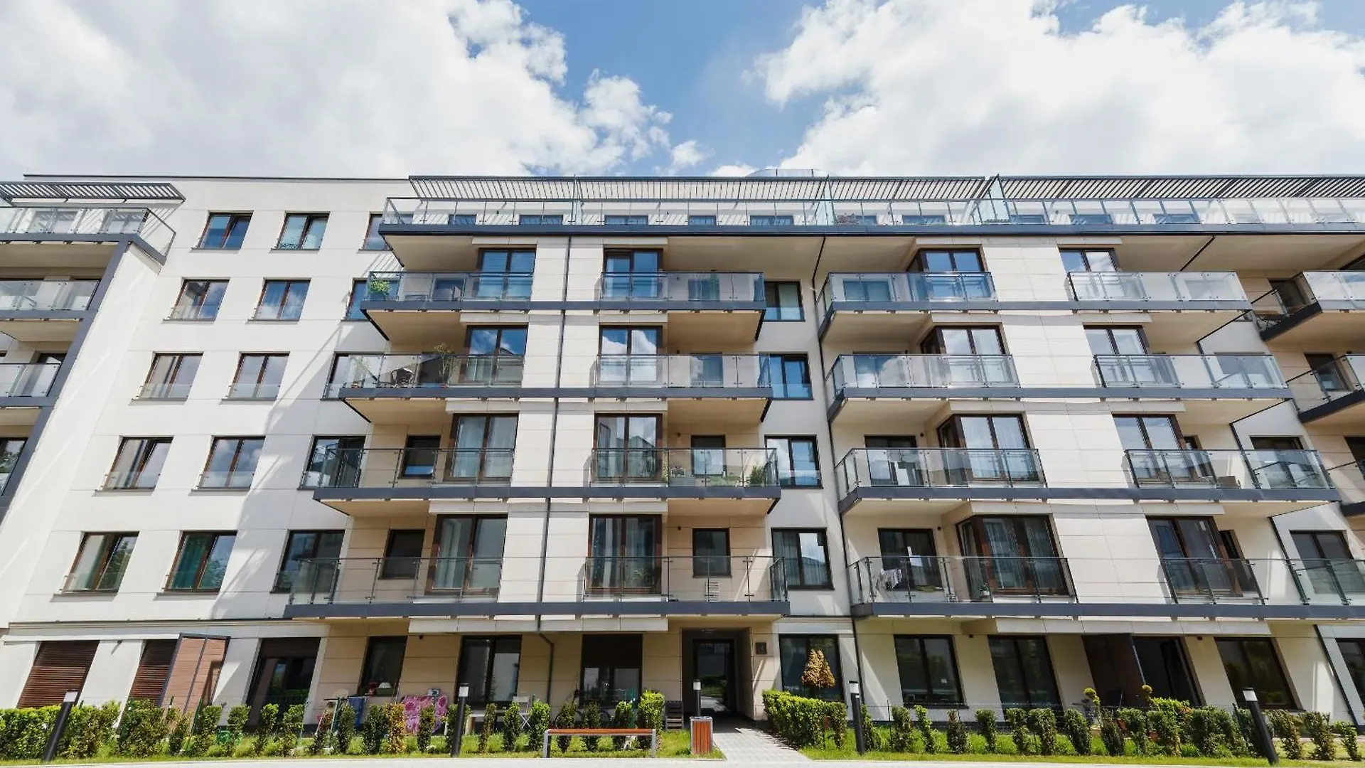 Podgorze Golden Oriole Apartment Cracow By Renters Prestige Krakow